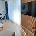 Luxury On 18th, 19th, 5th And 3rd Floor, With Pool, Fitness, Parking Included *