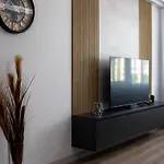 Luxury On 18th, 19th, 5th And 3rd Floor, With Pool, Fitness, Parking Included Lägenhet
