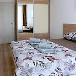 Lägenhet Luxury On 18th, 19th, 5th And 3rd Floor, With Pool, Fitness, Parking Included *