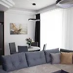 Luxury On 18th, 19th, 5th And 3rd Floor, With Pool, Fitness, Parking Included *