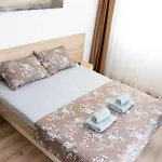 Luxury On 18th, 19th, 5th And 3rd Floor, With Pool, Fitness, Parking Included Apartment Skopje