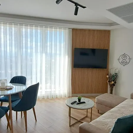 Luxury On 18th, 19th, 5th And 3rd Floor, With Pool, Fitness, Parking Included * Скопье