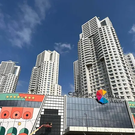 Luxury On 18th, 19th, 5th And 3rd Floor, With Pool, Fitness, Parking Included