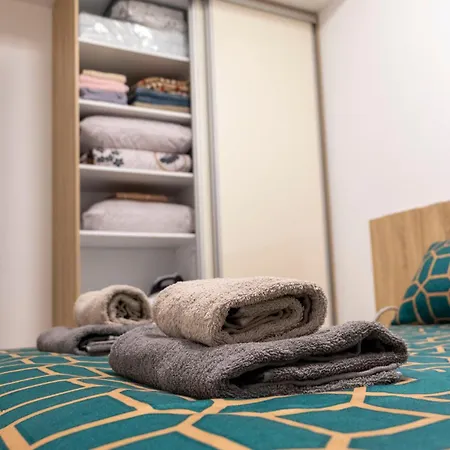 Luxury On 18th, 5th And 3rd Floor, With Pool, Fitness, Parking Included * Szkopje