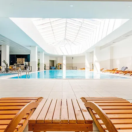 Апартаменти Luxury On 18th, 19th, 5th And 3rd Floor, With Pool, Fitness, Parking Included