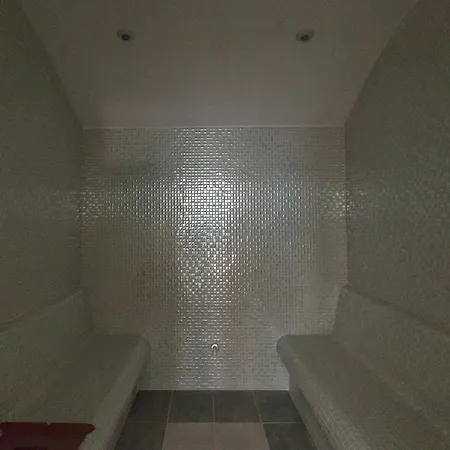 Luxury On 18th, 19th, 5th And 3rd Floor, With Pool, Fitness, Parking Included Apartment