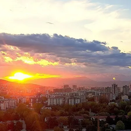 Luxury On 18th, 19th, 5th And 3rd Floor, With Pool, Fitness, Parking Included Apartment *
