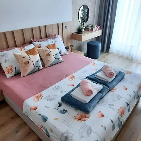 Apartman Luxury On 18th, 5th And 3rd Floor, With Pool, Fitness, Parking Included