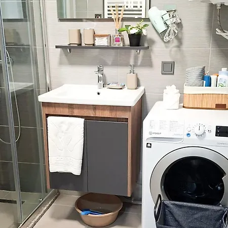 Luxury On 18th, 19th, 5th And 3rd Floor, With Pool, Fitness, Parking Included