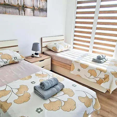 Luxury On 18th, 19th, 5th And 3rd Floor, With Pool, Fitness, Parking Included Apartment Skopje