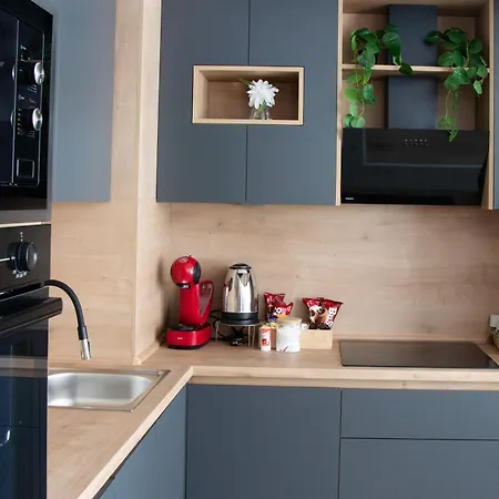 Апартаменти Luxury On 18th, 19th, 5th And 3rd Floor, With Pool, Fitness, Parking Included Скоп'є