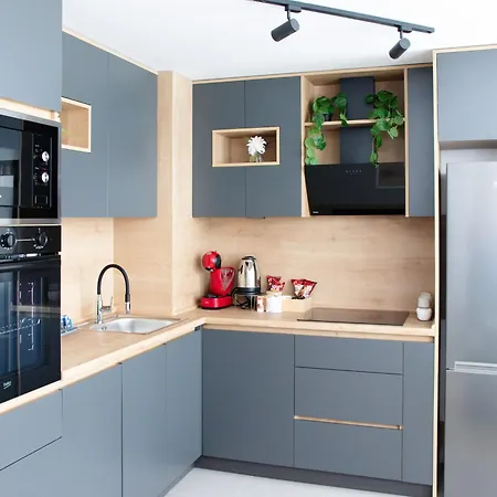 Luxury On 18th, 5th And 3rd Floor, With Pool, Fitness, Parking Included Apartman *