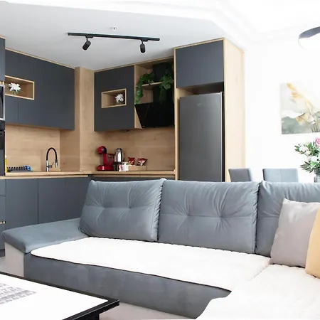 Apartment Luxury On 18th, 19th, 5th And 3rd Floor, With Pool, Fitness, Parking Included
