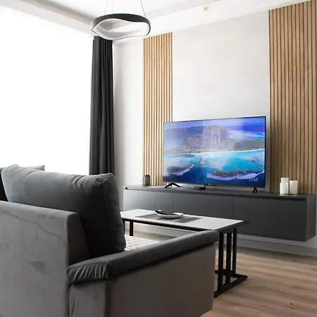 Apartman Luxury On 18th, 5th And 3rd Floor, With Pool, Fitness, Parking Included *