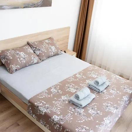 Luxury On 18th, 19th, 5th And 3rd Floor, With Pool, Fitness, Parking Included Apartment Skopje
