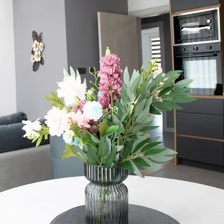 Luxury On 18th, 5th And 3rd Floor, With Pool, Fitness, Parking Included