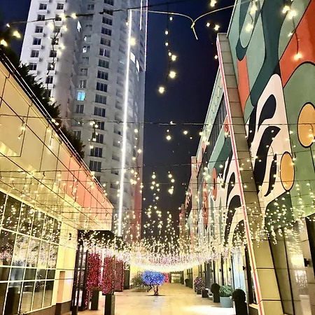 Luxury On 18th, 19th, 5th And 3rd Floor, With Pool, Fitness, Parking Included *