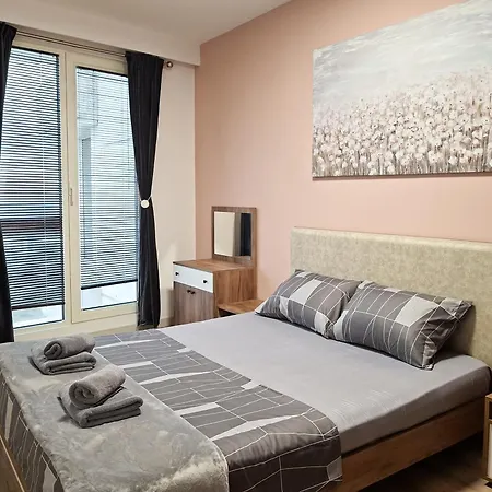 Luxury On 18th, 19th, 5th And 3rd Floor, With Pool, Fitness, Parking Included Skopje