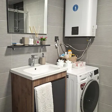 Luxury On 18th, 19th, 5th And 3rd Floor, With Pool, Fitness, Parking Included Üsküp