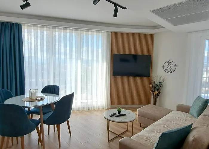 Luxury On 18th, 19th, 5th And 3rd Floor, With Pool, Fitness, Parking Included * スコピエ