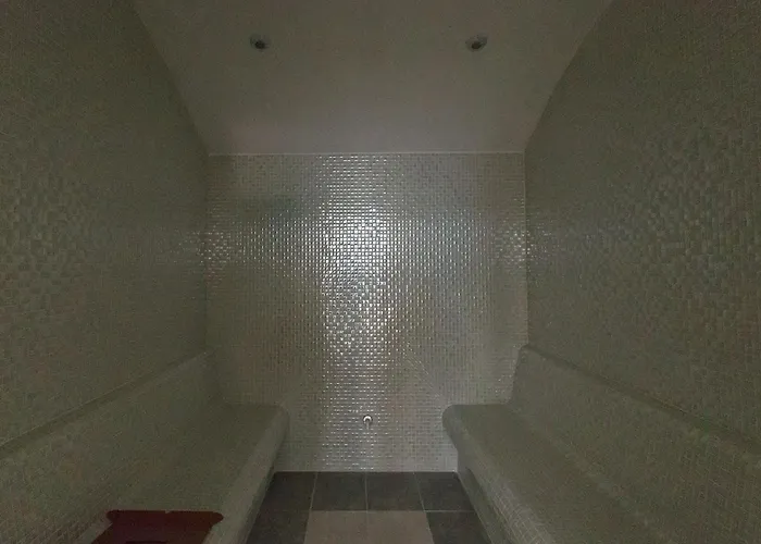 Luxury On 18th, 19th, 5th And 3rd Floor, With Pool, Fitness, Parking Included Apartment