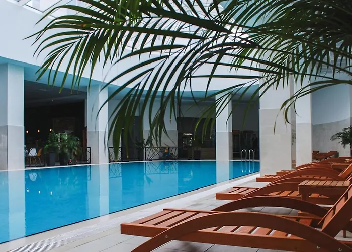 Luxury On 18th, 19th, 5th And 3rd Floor, With Pool, Fitness, Parking Included * スコピエ