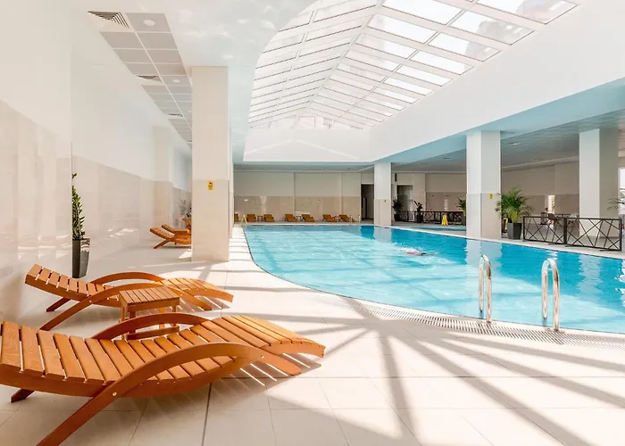 Apartment Luxury On 18th, 19th, 5th And 3rd Floor, With Pool, Fitness, Parking Included