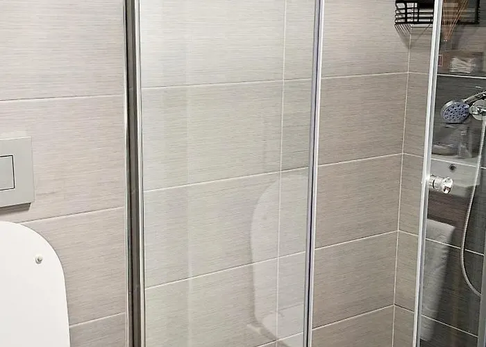 Luxury On 18th, 19th, 5th And 3rd Floor, With Pool, Fitness, Parking Included