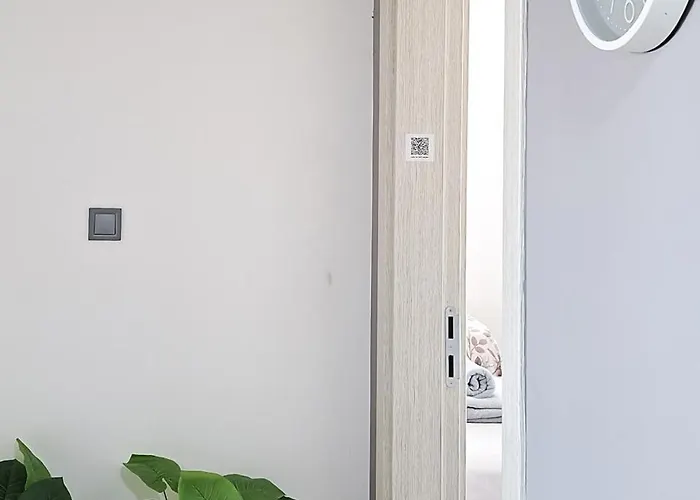 Luxury On 18th, 19th, 5th And 3rd Floor, With Pool, Fitness, Parking Included アパート