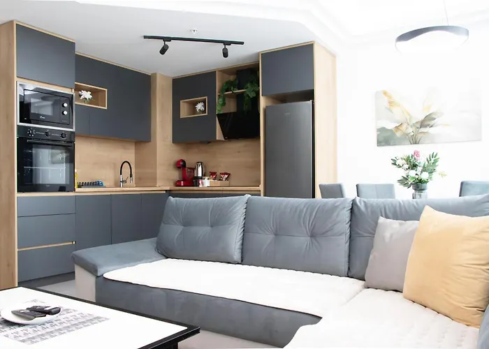 Apartment Luxury On 18th, 19th, 5th And 3rd Floor, With Pool, Fitness, Parking Included