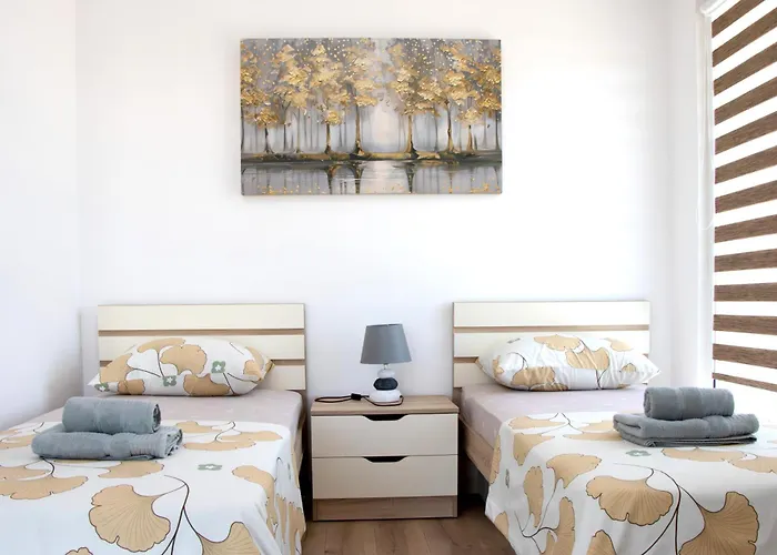 Luxury On 18th, 19th, 5th And 3rd Floor, With Pool, Fitness, Parking Included * 斯科普里