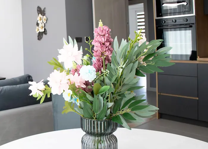 Luxury On 18th, 19th, 5th And 3rd Floor, With Pool, Fitness, Parking Included