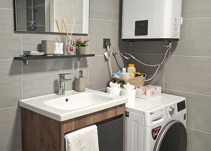 Luxury On 18th, 19th, 5th And 3rd Floor, With Pool, Fitness, Parking Included Skopje